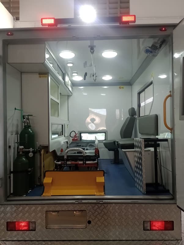 Detalhe interno da ambulância Tipo A
