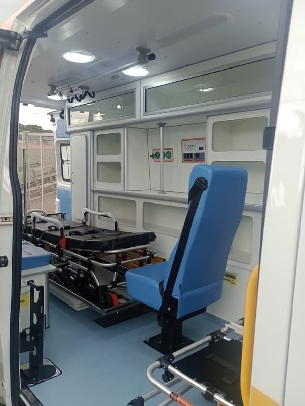 Detalhe interno da ambulância Tipo B